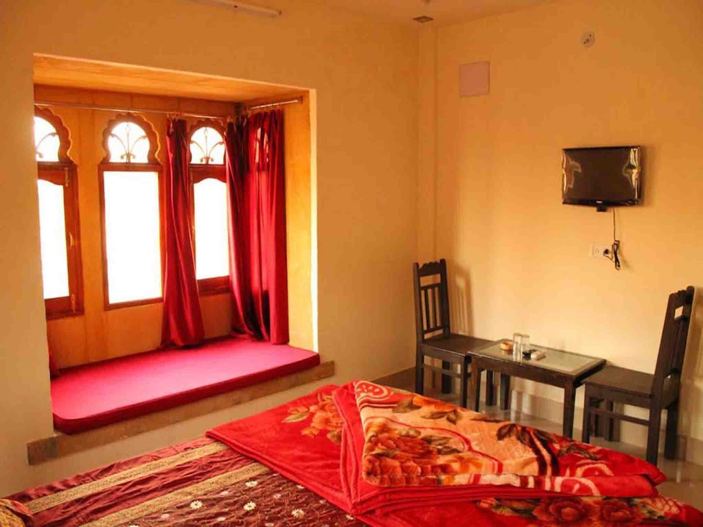 Golden Sandstone Hotel &Resort Jaisalmer Room photo
